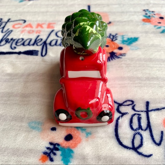 1 LEFT! Xmas Red Truck & Tree Salt & Pepper Shaker - Picture 10 of 11